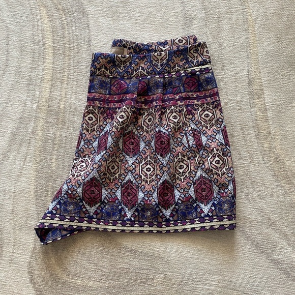Aztec Fabric Shorts - Picture 3 of 3